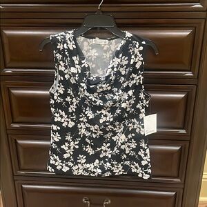 89th & Madison Black Floral Women's Top